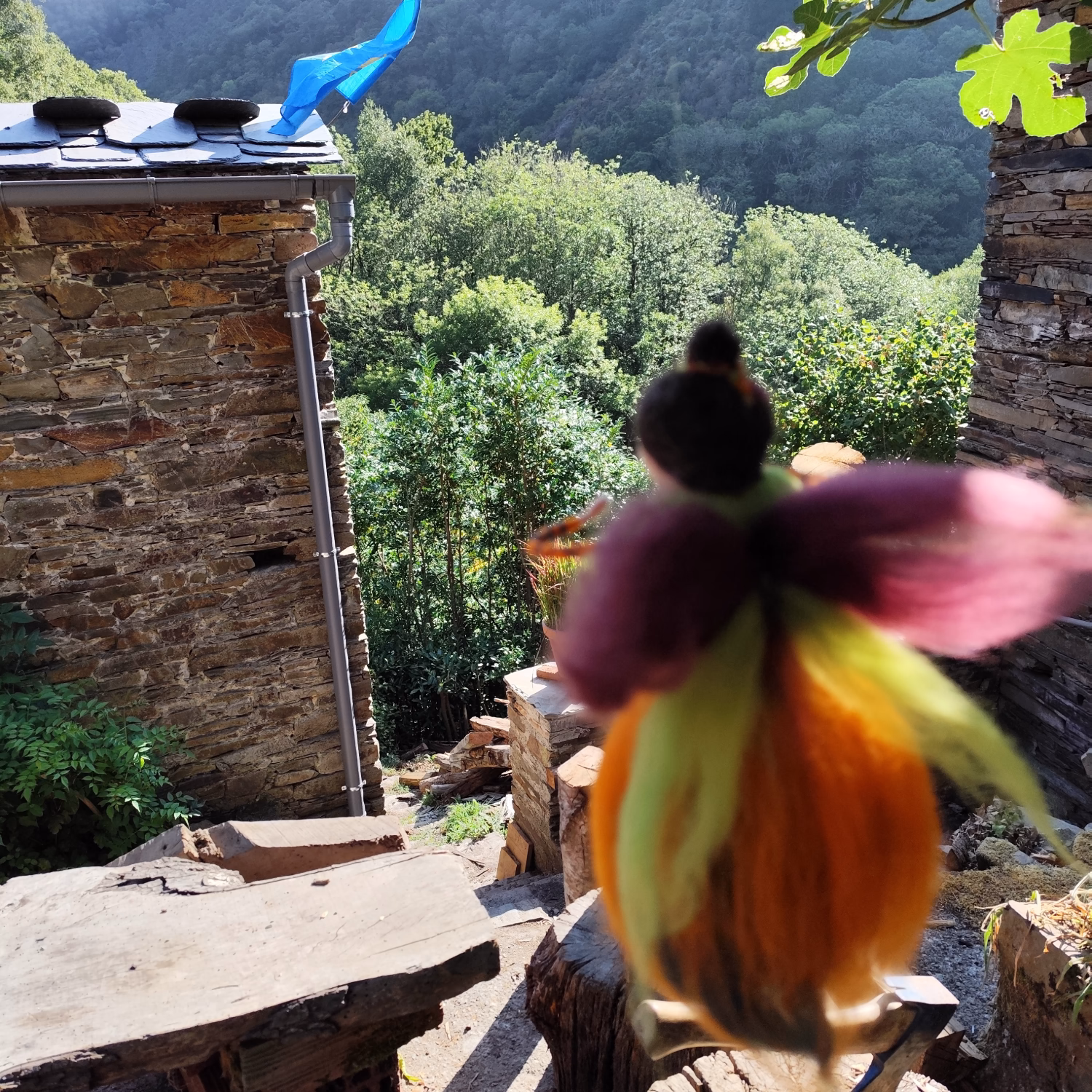 Image de Goûteuse de feuilles craquantes